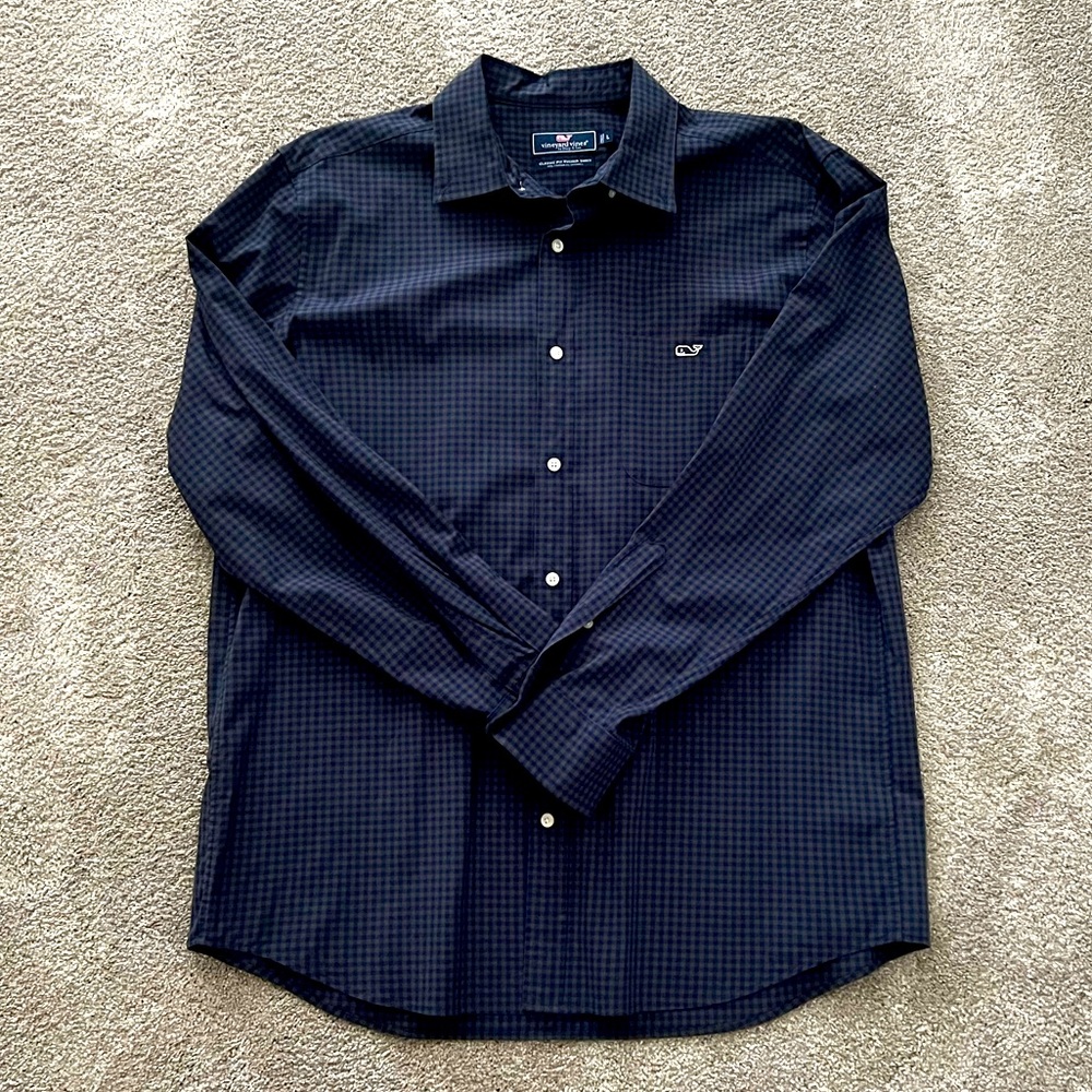 NWOT Vineyard Vines Classic Fit Tucker Shirt. Men’s Size Large.